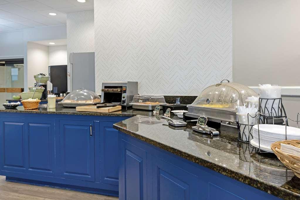 The Lux Hotel & Conference Center, Ascend Hotel Collection Waterloo Restaurant photo